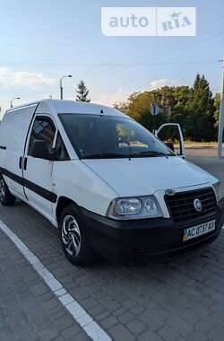 Вантажний фургон Fiat Scudo 2005 в Рівному