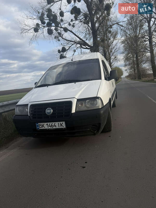 Вантажний фургон Fiat Scudo 2005 в 