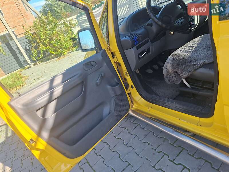 Минивэн Fiat Scudo 2003 в Черновцах