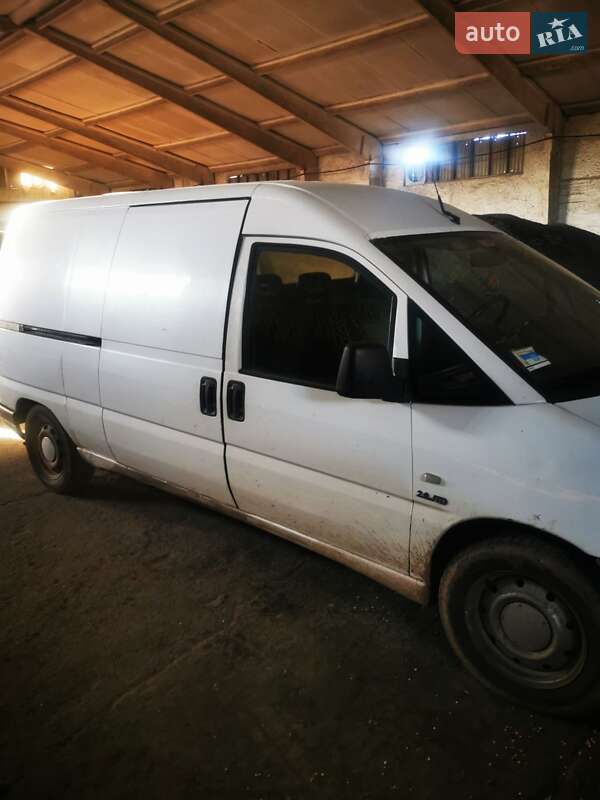 Вантажний фургон Fiat Scudo 2001 в Умані