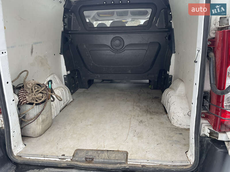 Вантажопасажирський фургон Fiat Scudo 2012 в Києві фото 12 Вантажопасажирський фургон Fiat Scudo 2012 в Києві