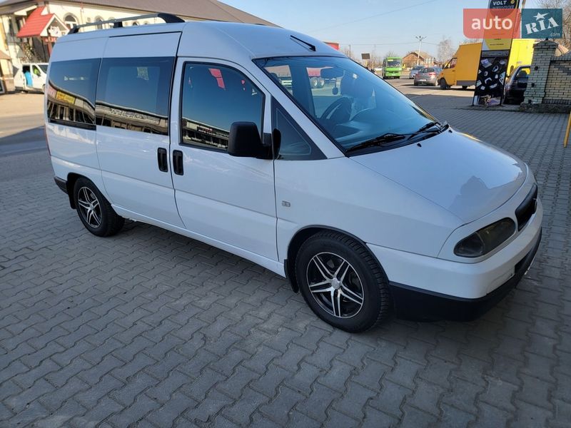 Мінівен Fiat Scudo 2003 в Чернівцях