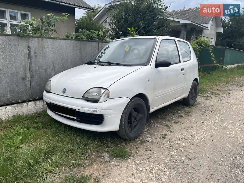 Хетчбек Fiat Seicento 2000 в Городенці