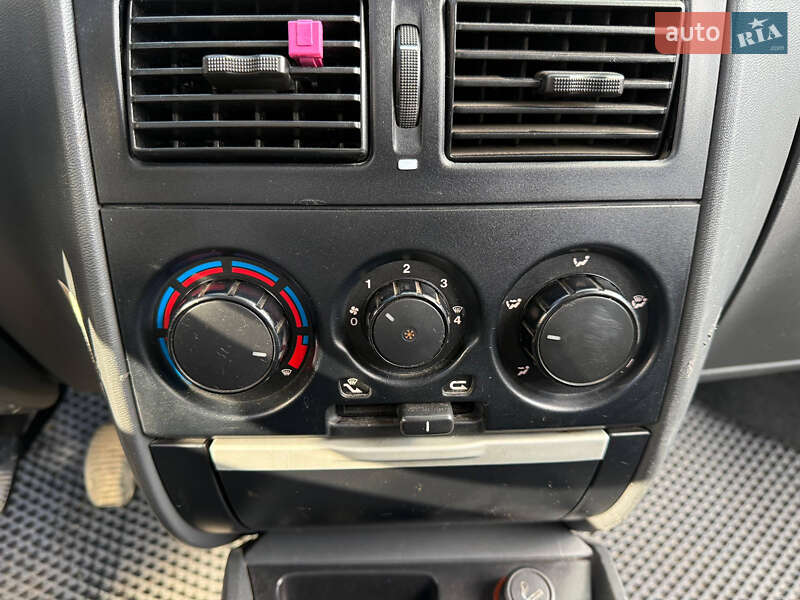 Седан Fiat Siena 2006 в Звягелі фото 17 Седан Fiat Siena 2006 в Звягелі