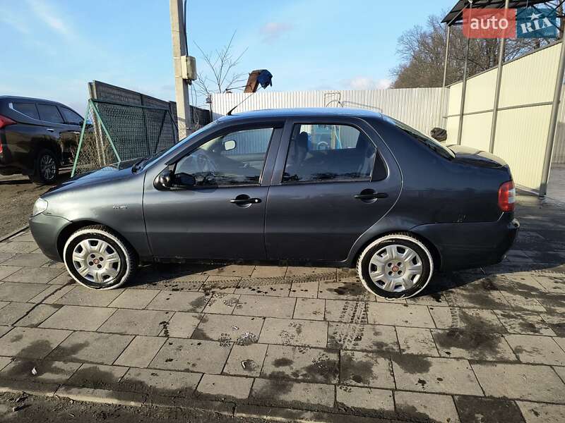 Седан Fiat Siena 2005 в Бородянке