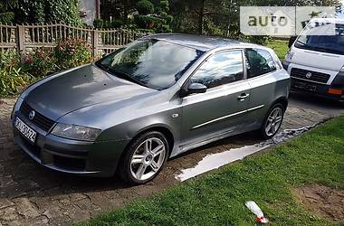 Купе Fiat Stilo 2004 в 