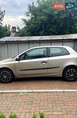 Хэтчбек Fiat Stilo 2002 в 