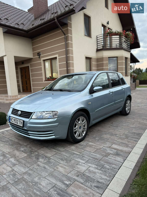 Хэтчбек Fiat Stilo 2004 в 