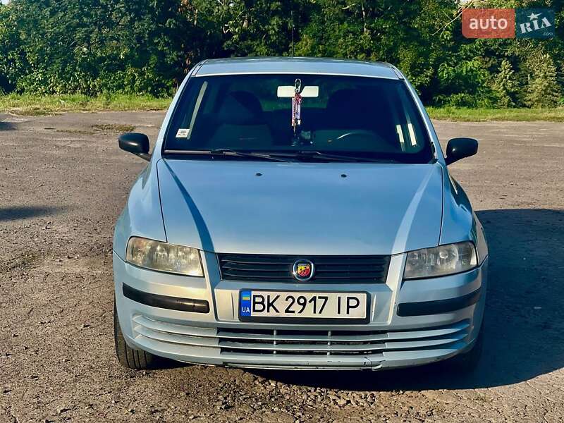 Хэтчбек Fiat Stilo 2003 в Дубно