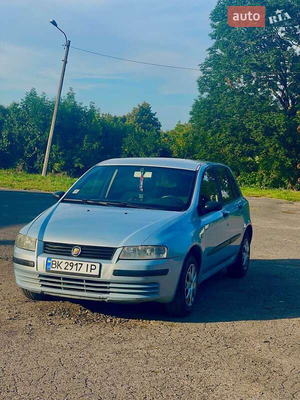 Хэтчбек Fiat Stilo 2003 в Дубно