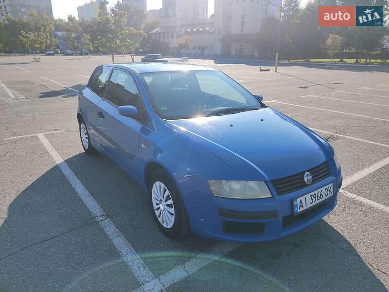 Хэтчбек Fiat Stilo 2005 в 