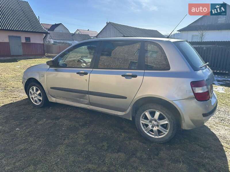 Хетчбек Fiat Stilo 2003 в Надвірній