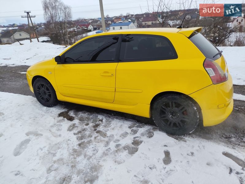 Хетчбек Fiat Stilo 2002 в Козові