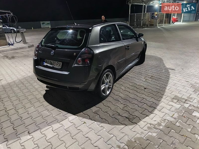 Хетчбек Fiat Stilo 2006 в Кагарлику