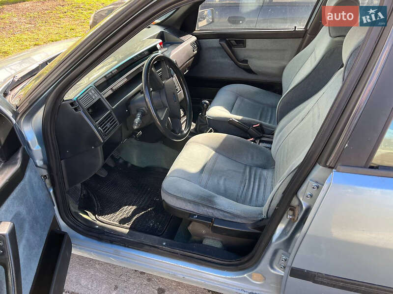 Седан Fiat Tempra 1990 в Нетешине