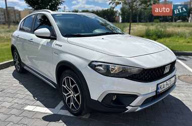 Хэтчбек Fiat Tipo Cross 2022 в 
