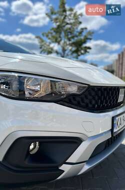 Хэтчбек Fiat Tipo Cross 2022 в 