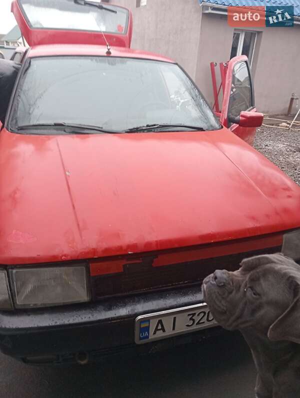 Хэтчбек Fiat Tipo 1993 в  фото Хэтчбек Fiat Tipo 1993 в