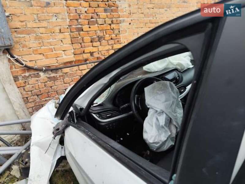 Седан Fiat Tipo 2019 в Киеве фото 10 Седан Fiat Tipo 2019 в Киеве