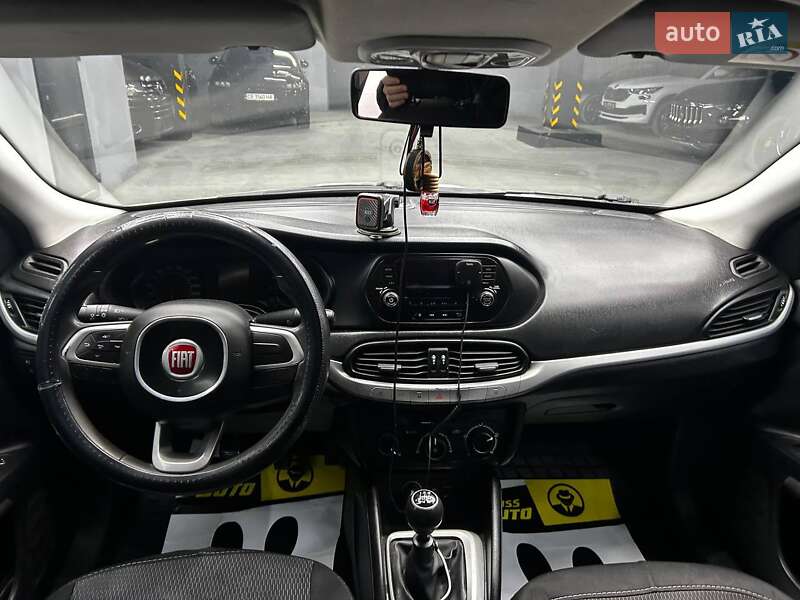 Седан Fiat Tipo 2018 в Чернівцях