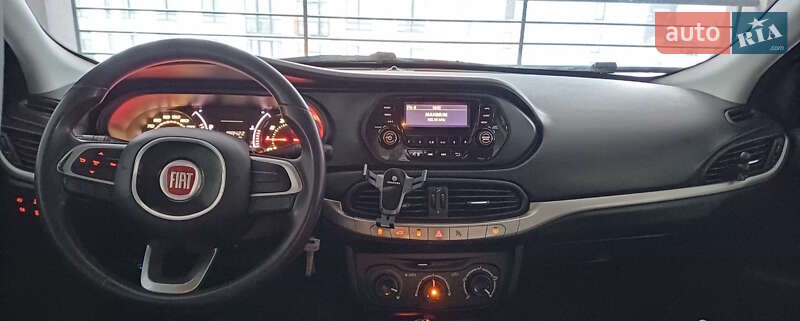 Седан Fiat Tipo 2016 в Львове