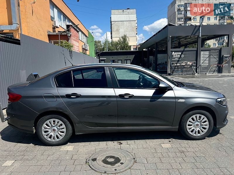 Седан Fiat Tipo 2021 в Ужгороді
