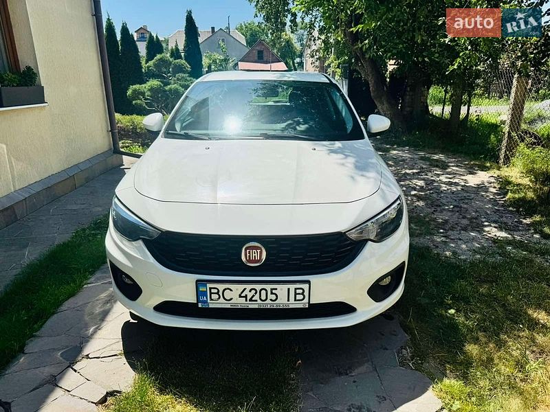 Fiat Tipo, фото з оголошення