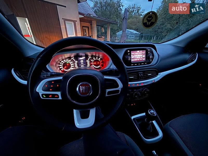 Седан Fiat Tipo 2018 в Калуше