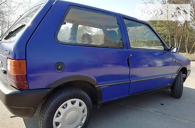 Купе Fiat Uno 1988 в Вараше