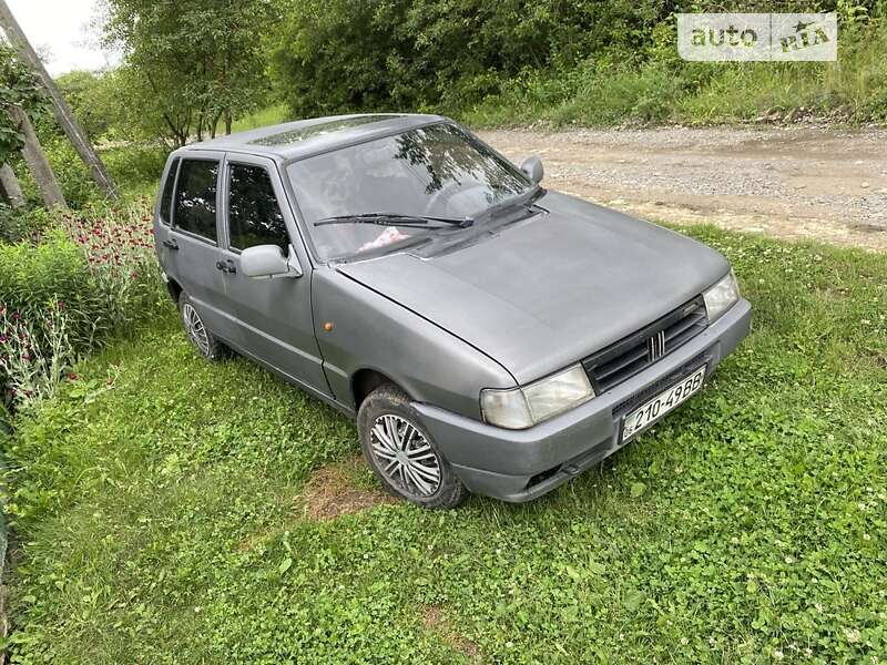 Хэтчбек Fiat Uno 1993 в Могилев-Подольске