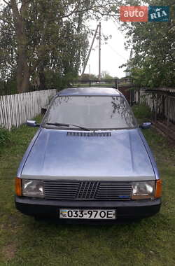 Хетчбек Fiat Uno 1989 в Романіву