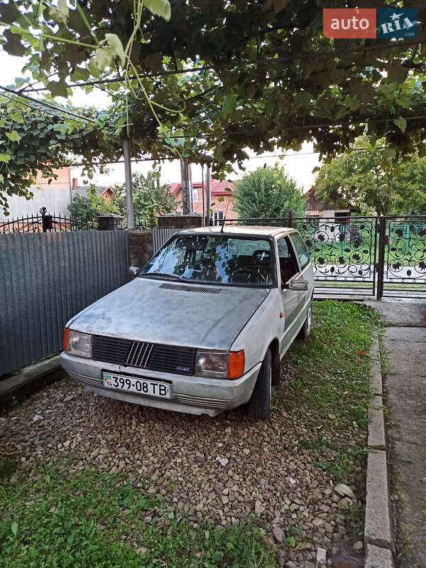 Хэтчбек Fiat Uno 1989 в Дрогобыче