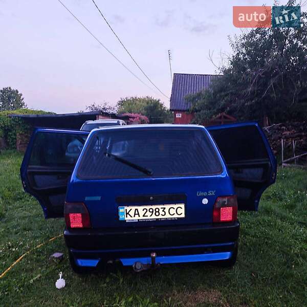 Хэтчбек Fiat Uno 1995 в Барановке
