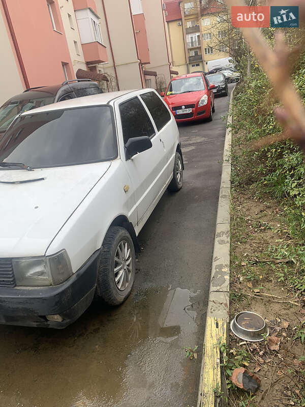 Хэтчбек Fiat Uno 1986 в Ужгороде