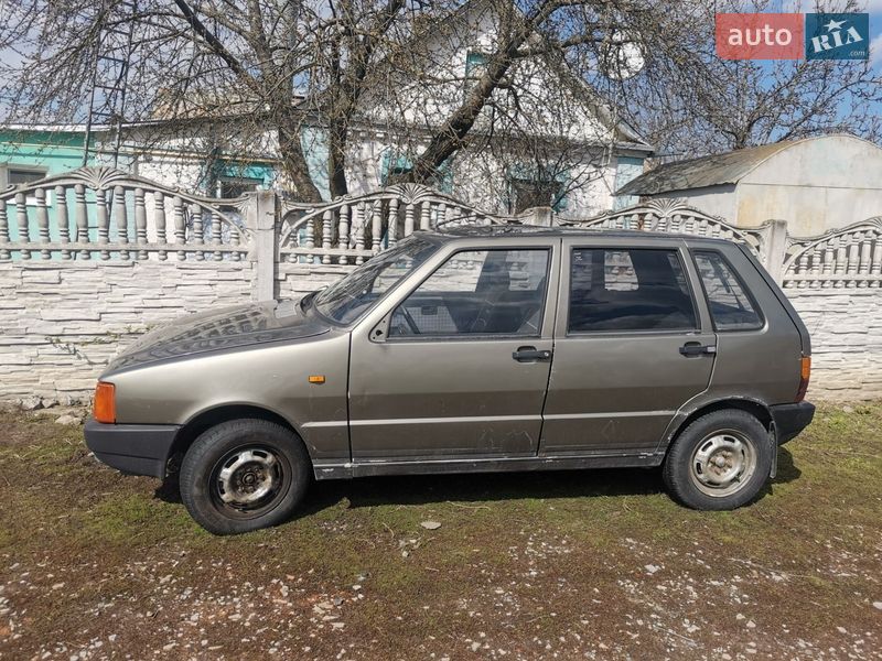 Хэтчбек Fiat Uno 1988 в Виннице