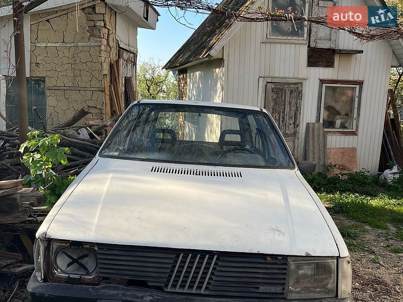 Хэтчбек Fiat Uno 1988 в Черновцах