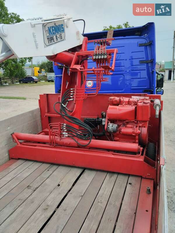 Бортовий напівпричіп Floor FLO 1986 в Шептицькому