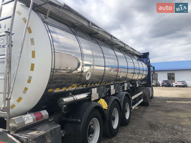 Цистерна напівпричіп Fluid CSP 2004 в Запоріжжі