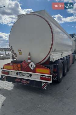 Цистерна напівпричіп Fluid CSP 2003 в Рівному