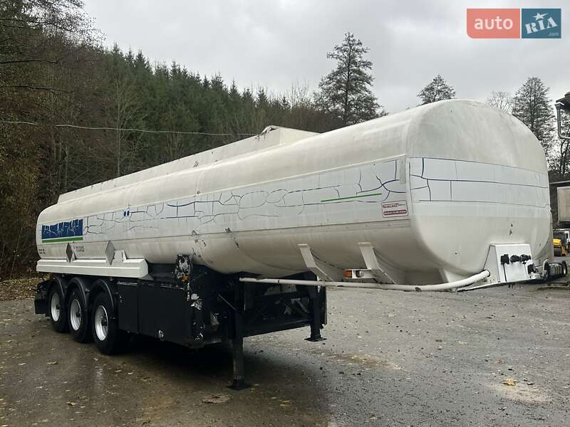 Цистерна полуприцеп Fluid CSP 1997 в Хусте