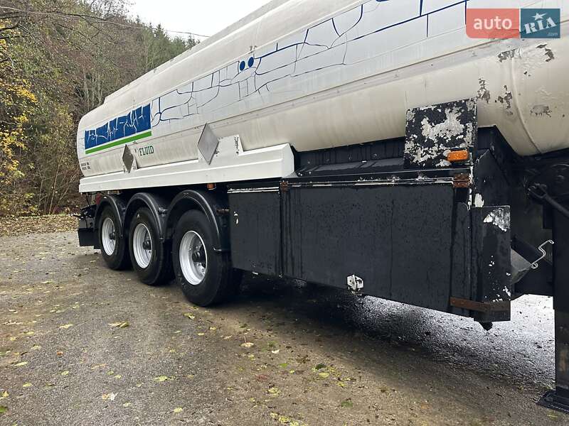 Цистерна полуприцеп Fluid CSP 1997 в Хусте