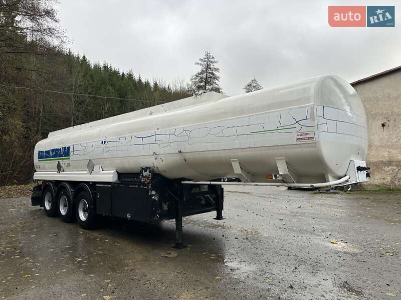 Цистерна полуприцеп Fluid CSP 1997 в Хусте