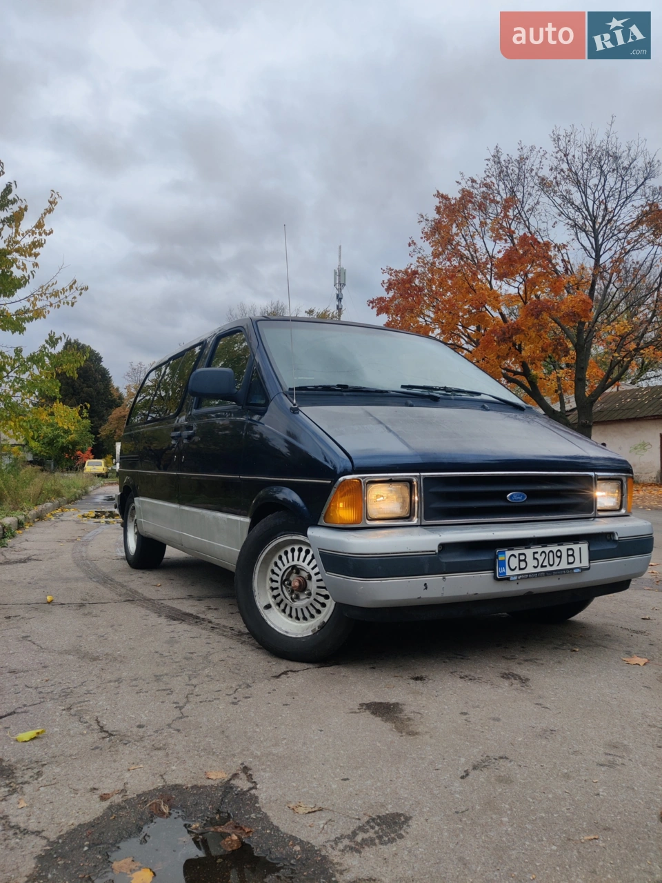Продам Ford Aerostar.
3.0 V6 автомат A4LD. Газ бензин.
Не димить, не троїть, варити фарбувати не потрібно. Володіємо з 93 року, нові номери зважаючи на те, що вступали у спадок, 1 власник.
Список нових запчастин буде час від часу оновлюватися. ГБО після ревізії,  на газ переходить автоматично, новий насос ГУР та нова рідина. Сигналізація з дистанційним авто запуском, хорошо процесорна магнітола DECKER в якій є всі плюшки на сьогодні. Свіжий сход розвал. 
Новий бензонасос Bosch, перебрана трапеція двірників + нові щітки в коло, нові задні гальма включаючи колодки і циліндри, нові передні гальма, супорти перебрані, трубки гальмівні частково замінені, новий головний гальмівний циліндр, нові шарові всі, нові тяги і рульові наконечники, нові тех рідини антифриз, гальмівна рідина і т.д. Акумулятор просто хороший, заводиться з пів оберта.
 