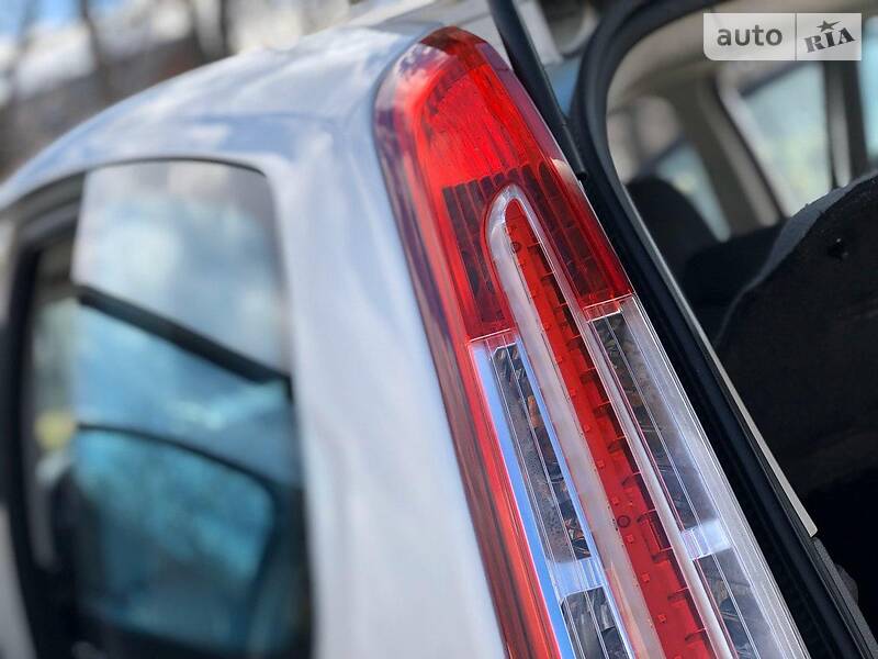 Універсал Ford C-Max 2009 в Коломиї