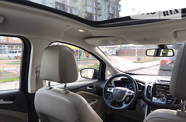 Хетчбек Ford C-Max 2012 в 