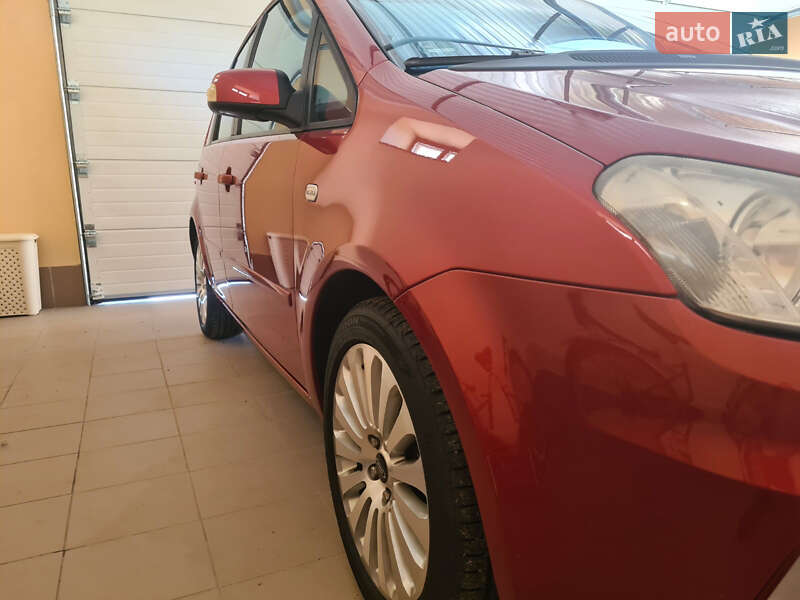 Мінівен Ford C-Max 2007 в Глухові