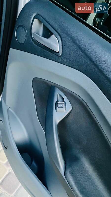 Минивэн Ford C-Max 2012 в Александрие