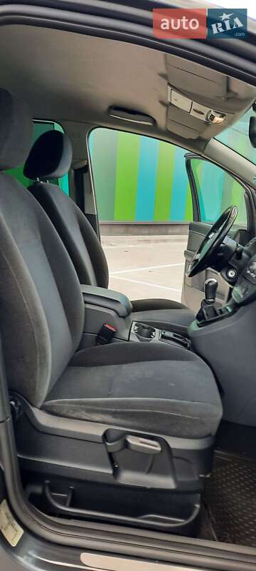 Минивэн Ford C-Max 2005 в Дрогобыче