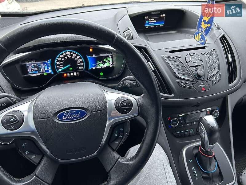 Минивэн Ford C-Max 2015 в Вишневом