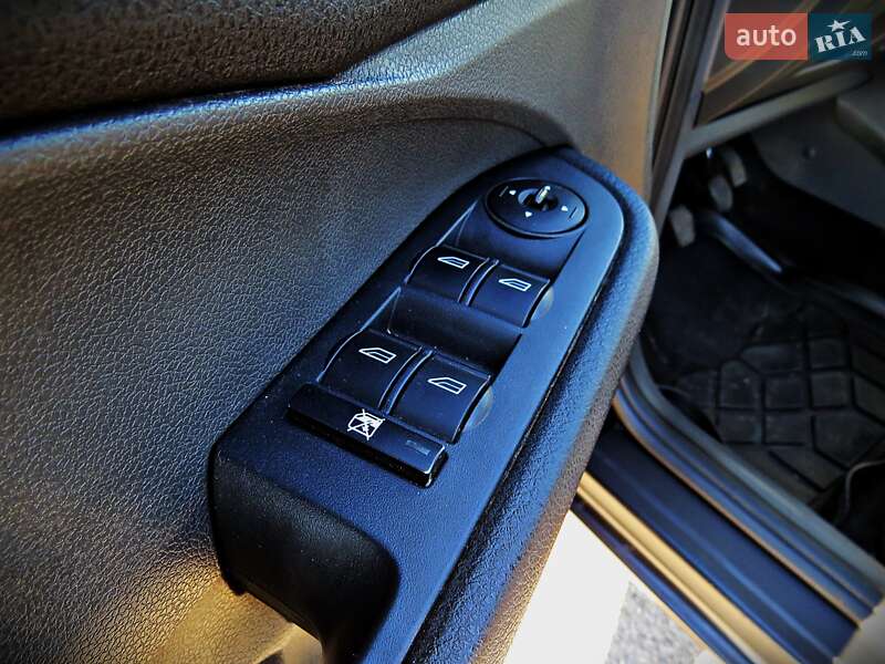 Минивэн Ford C-Max 2006 в Черкассах